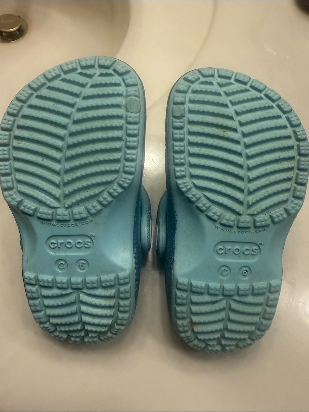 CROCS Frozen Kids Light Blue Frozen Elsa Clog Sandals - Picture 5 of 8
